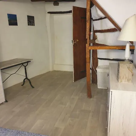 شقة Joli Triplex Dans Vieille Ville مينتون