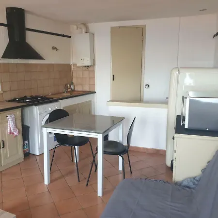 شقة Joli Triplex Dans Vieille Ville مينتون