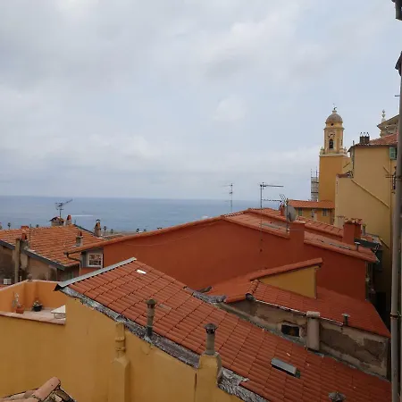 Joli Triplex Dans Vieille Ville * مينتون