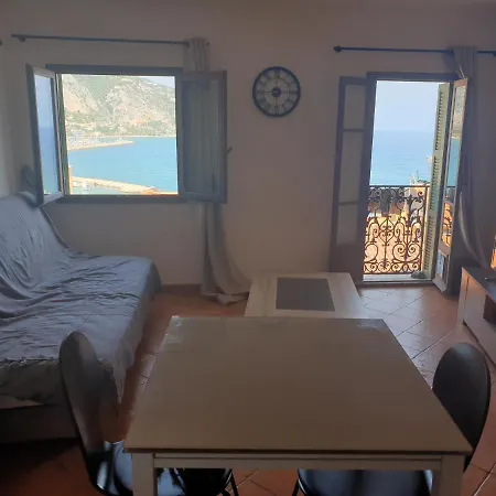 شقة Joli Triplex Dans Vieille Ville مينتون